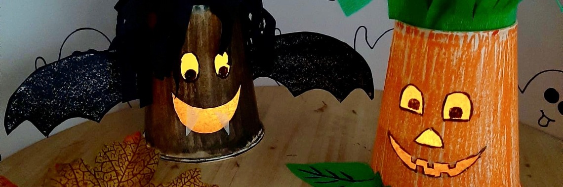 Halloween vleermuis en pompoen van papieren bekertjes - Crea met Kids