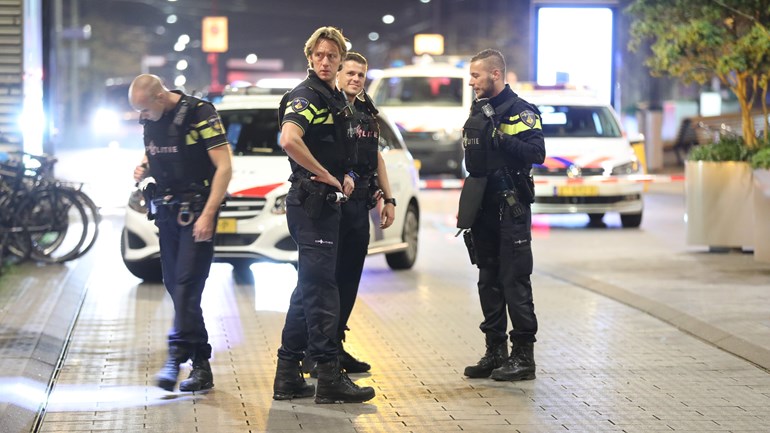 Uitgaansgebied centrum Den Haag tijdelijk afgesloten om mogelijke schietpartij - Omroep West