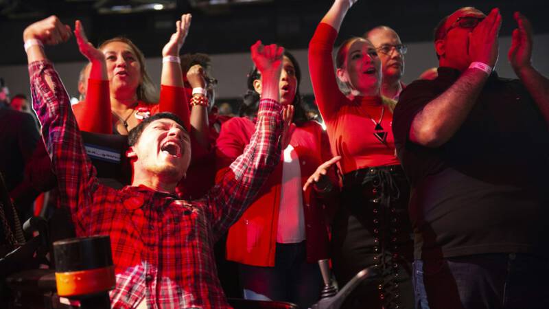 Partij Trudeau verliest meerderheid bij verkiezingen Canada, maar blijft grootste