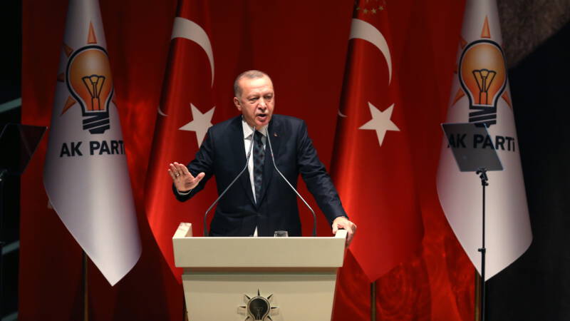 Erdogan dreigt 'deuren naar Europa open te zetten