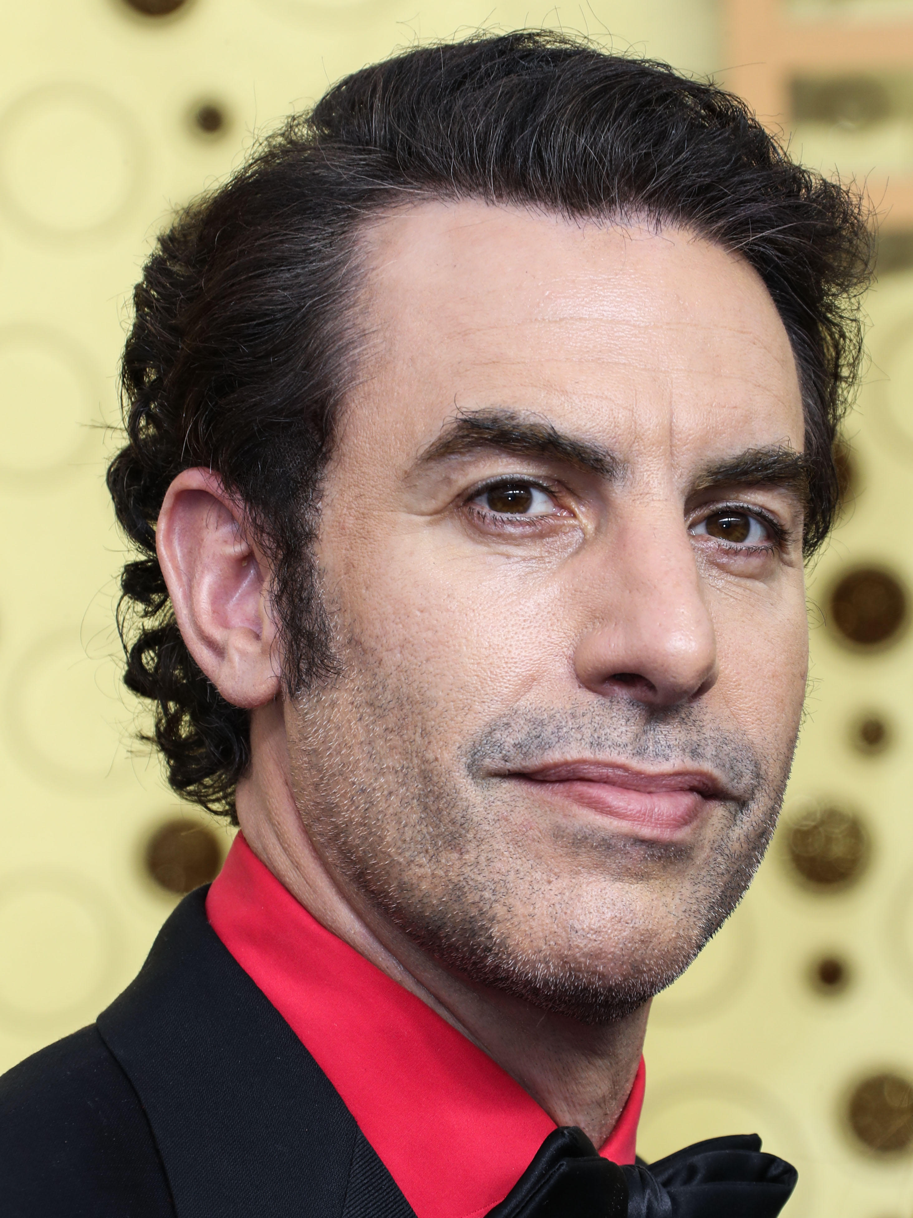 Sacha Baron Cohen: Facebook zou Hitler advertenties verkopen voor ‘Endlösung’ – Wel.nl