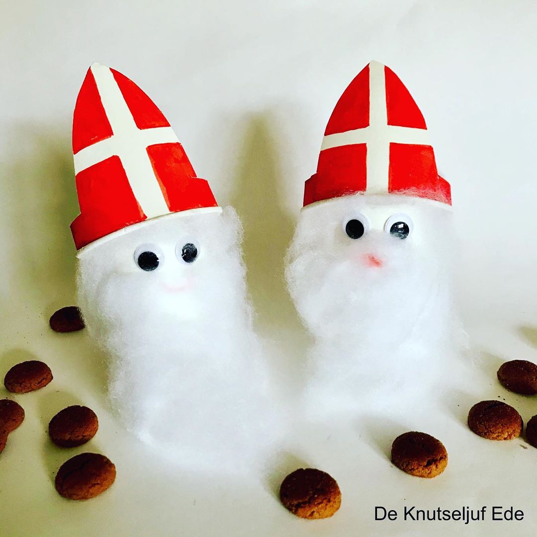 De Knutseljuf Ede on Instagram: “Ook van 2 witte papieren bekertjes kan je een Sinterklaasje knutselen! Deze goedheiligmannetjes zijn gelijmd met Creall Coll en gekleurd…”