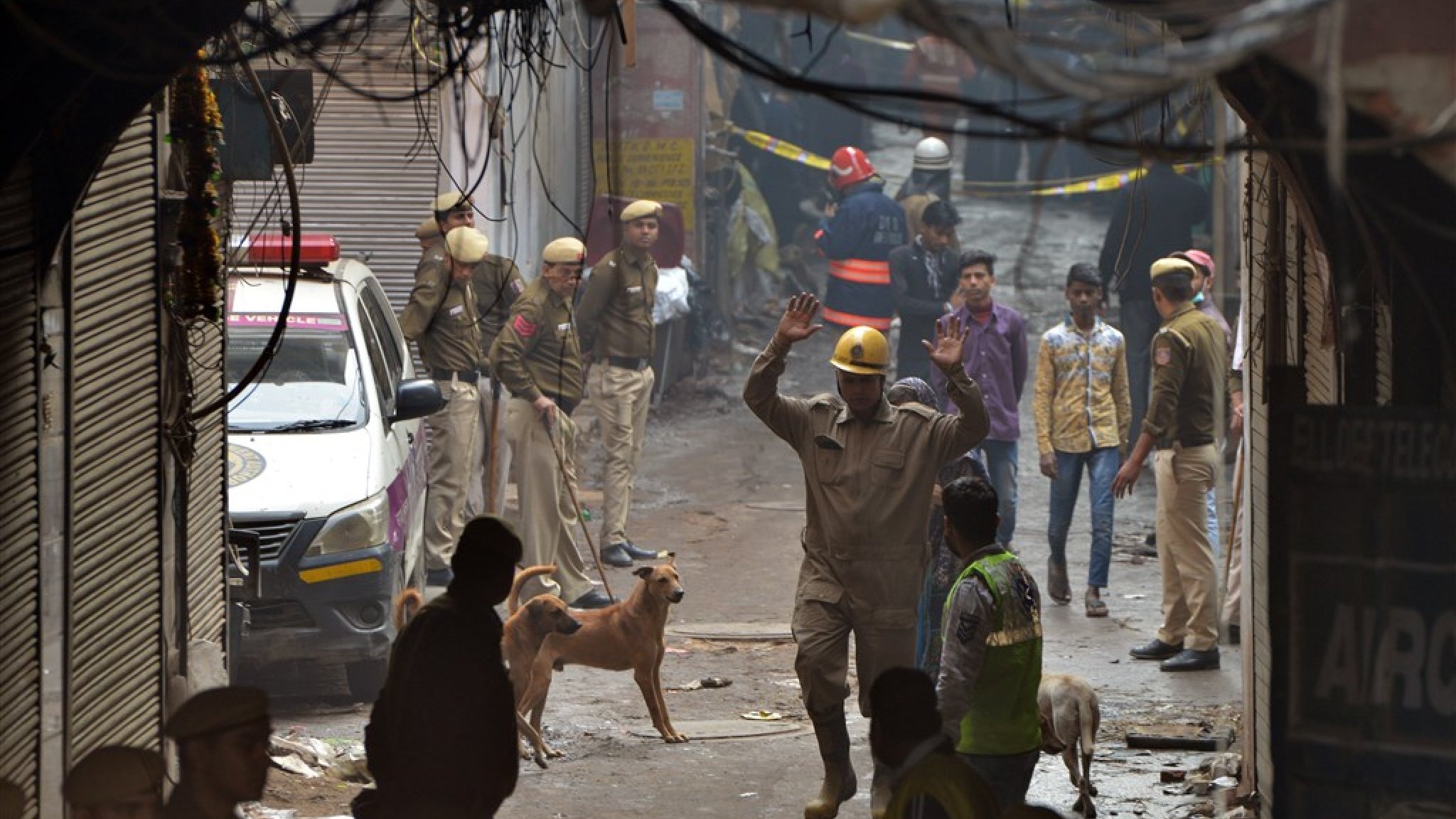 Tientallen doden bij brand in fabriek New Delhi | RTL Nieuws