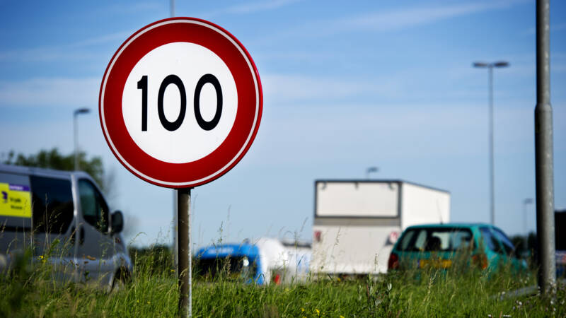 Snelheidsverlaging naar 100 kilometer per uur vanaf maart