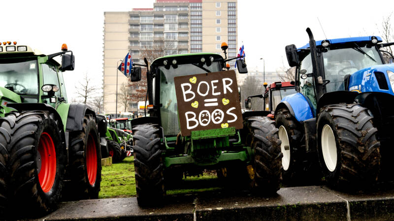 Boeren op weg naar Eindhoven Airport voor protest