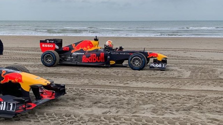 Formule 1-wagens Red Bull duiken op in de regio - Omroep West