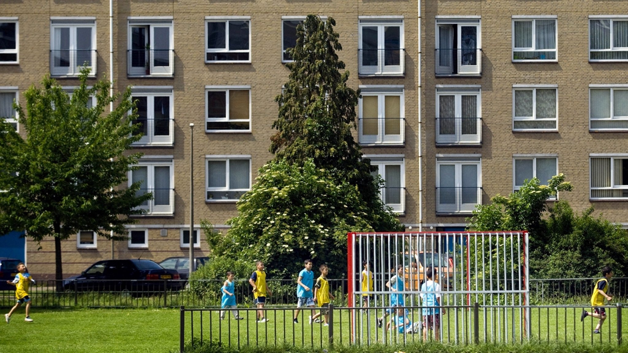 Woningcorporaties slaan alarm: 'Kwetsbare wijken gaan hard achteruit' | RTL Nieuws