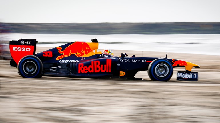 Natuurstichting begrijpt niets van toestaan Formule 1-teams op strand - Omroep West