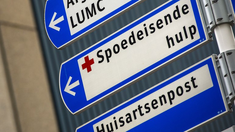 Geen onderwijs met patiëntcontact meer in LUMC vanwege coronavirus - Omroep West