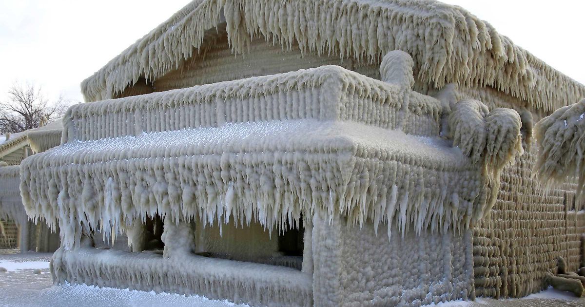 Huizen New York veranderd in iglo’s door heftige sneeuwstormen | Buitenland | Telegraaf.nl