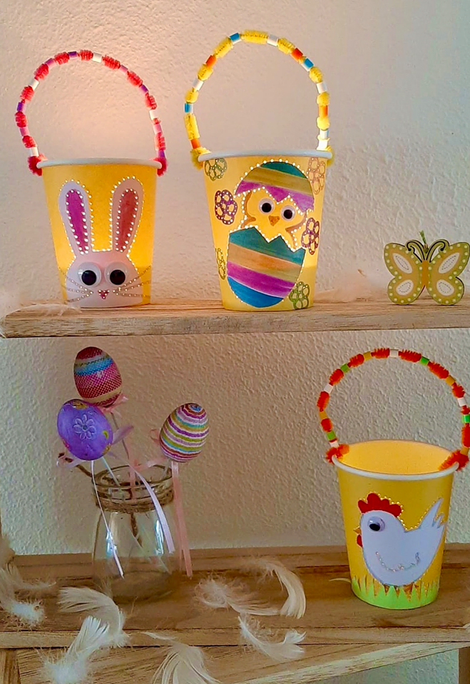 Paasdecoratie van papieren bekertjes » Crea met kids