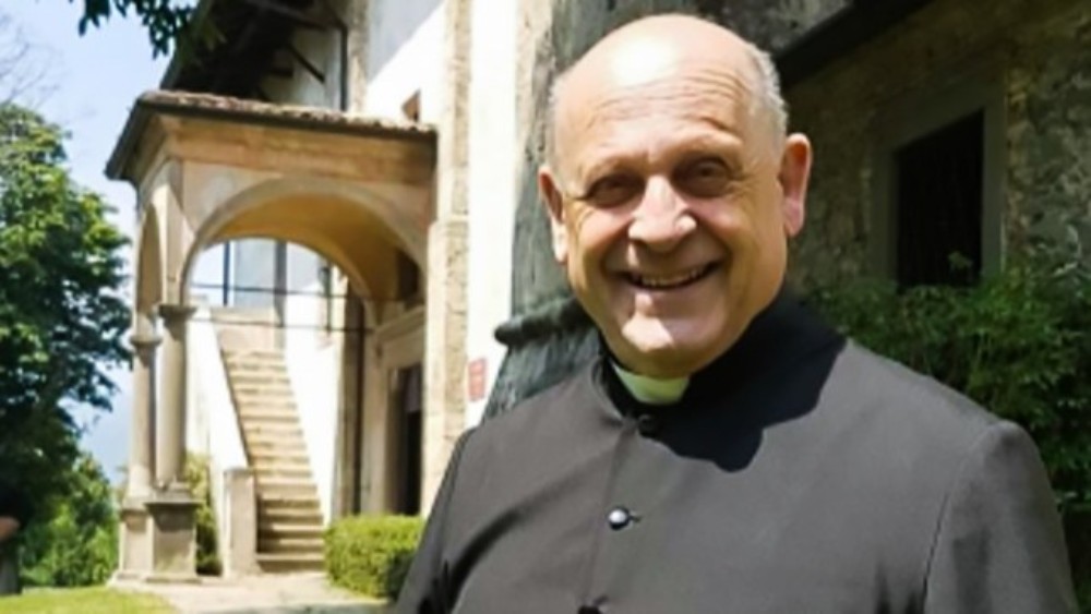 Italiaanse priester (72) geeft beademingsapparatuur aan jongere patiënt en sterft – Wel.nl