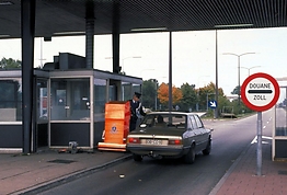 Is dit de reden dat de grenzen open blijven? (video) | Niburu