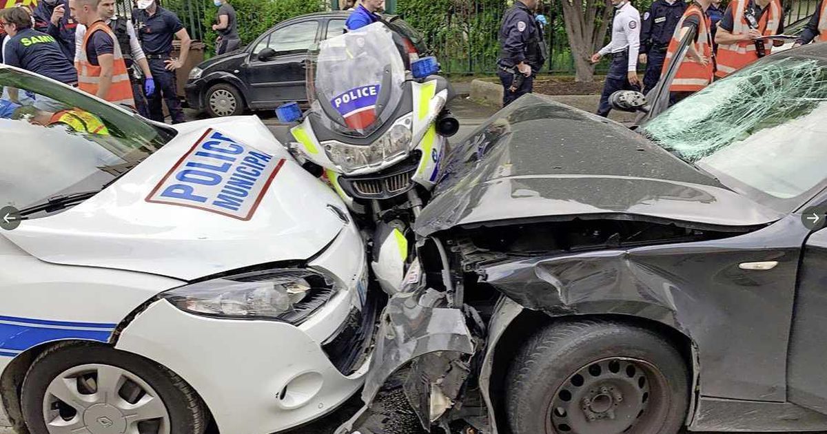 Moslimterrorist rijdt Franse motoragenten aan | Buitenland | Telegraaf.nl