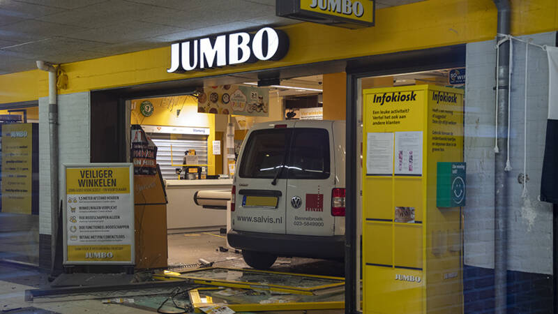 Ramkraak bij supermarkt in Haarlem