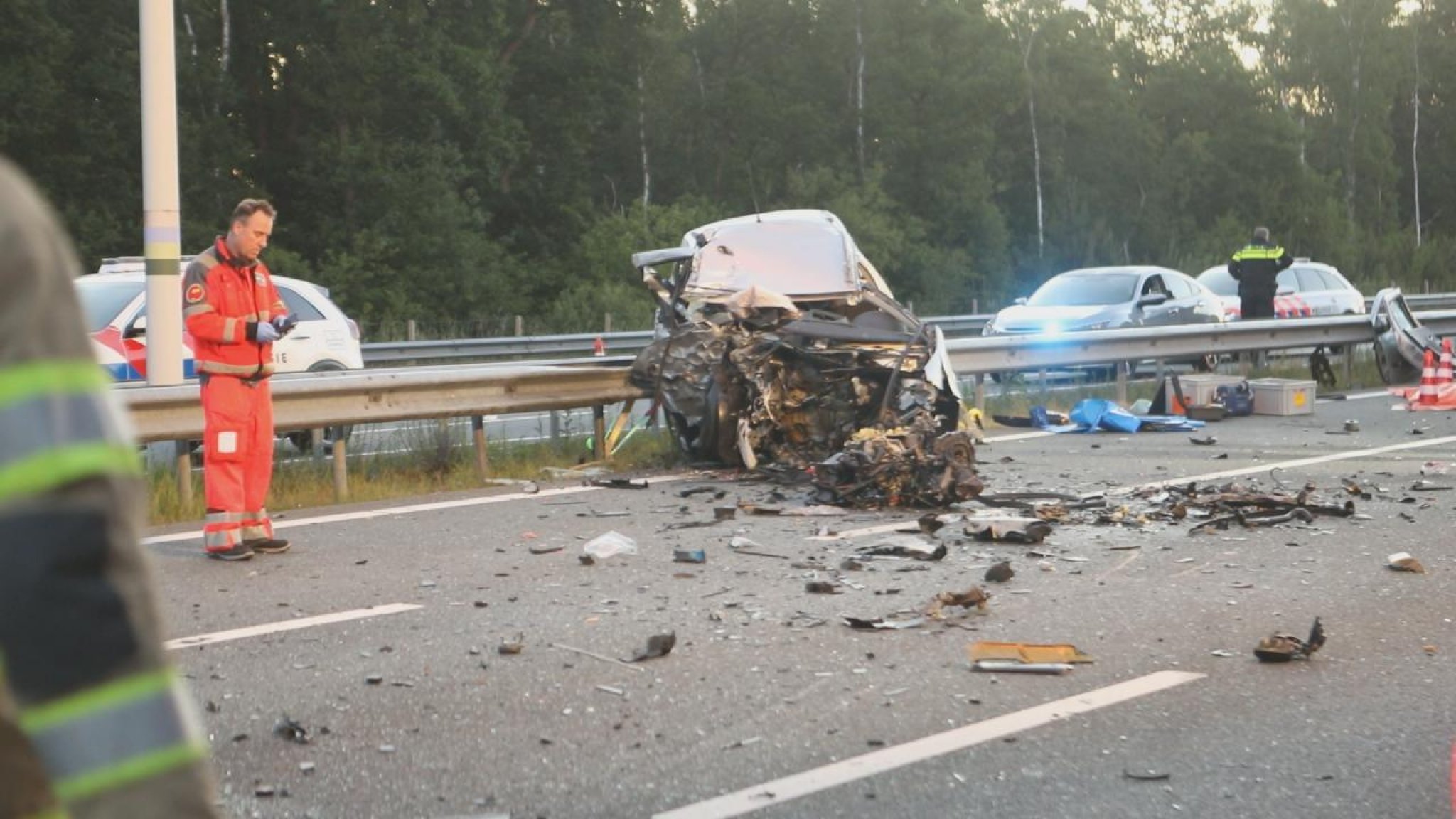 Dode en gewonde door frontale botsing op A12, spookrijder aangehouden | RTL Nieuws