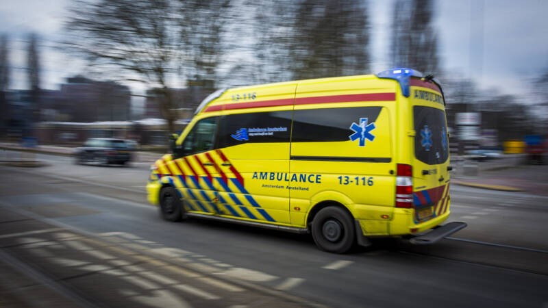 Homo gestoken met stuk glas in Amsterdam, drie tieners aangehouden