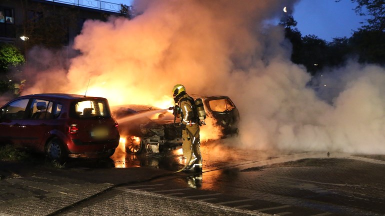 Meerdere autobranden in Rijswijk en Den Haag, politie gaat uit van brandstichting - Omroep West