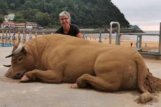 Andoni Bastarrika zandsculptuur kunst in de meest overtreffende trap - Thalmaray.co