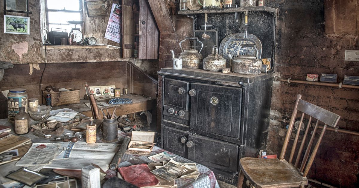 Creepy abandoned house with rotting clothes, stopped clock and Titanic paper clipping - Daily Star