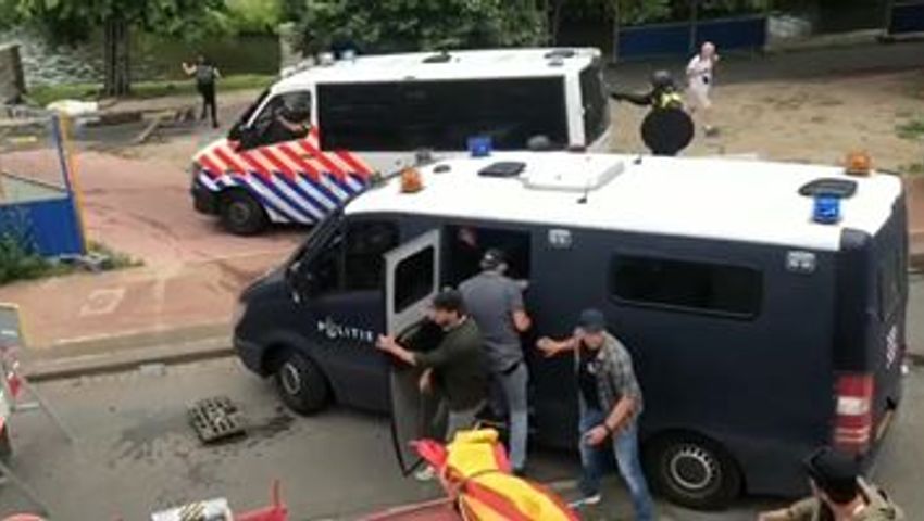 Op deze video is heel duidelijk te zien dat de ME/Politie ??‍♀️??‍♂️ zelf de ... - PlexTube