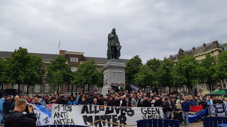 Betoging in Den Haag tegen Antifa en de 1,5 meter-samenleving - Omroep West