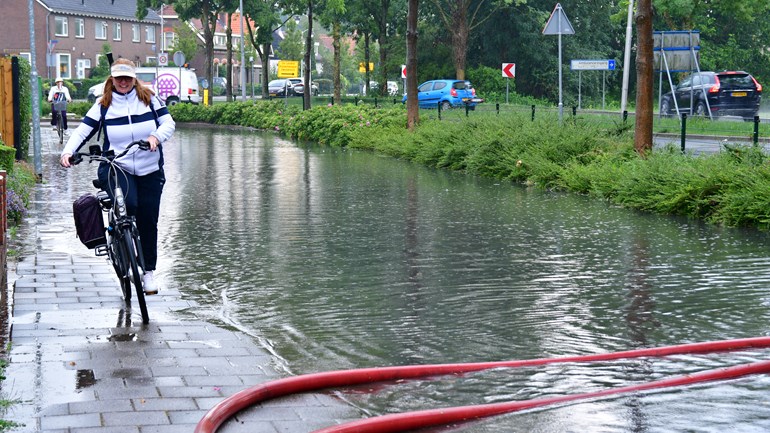 LIVEBLOG: Noodweer zorgt voor veel overlast in de regio - Rijnmond