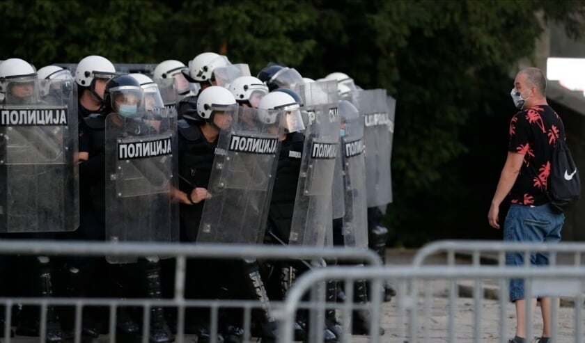 Lockdown Servië van de baan na rellen in hoofdstad | Nederlands Dagblad