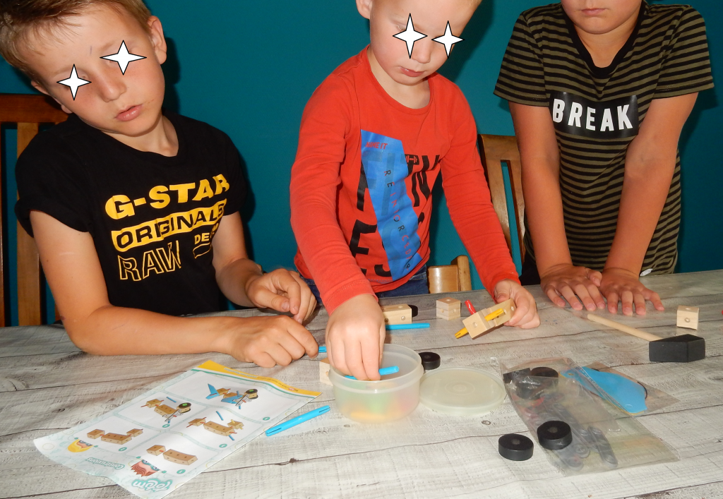 Spelen met de constructie speeldoos van Totum » Crea met kids