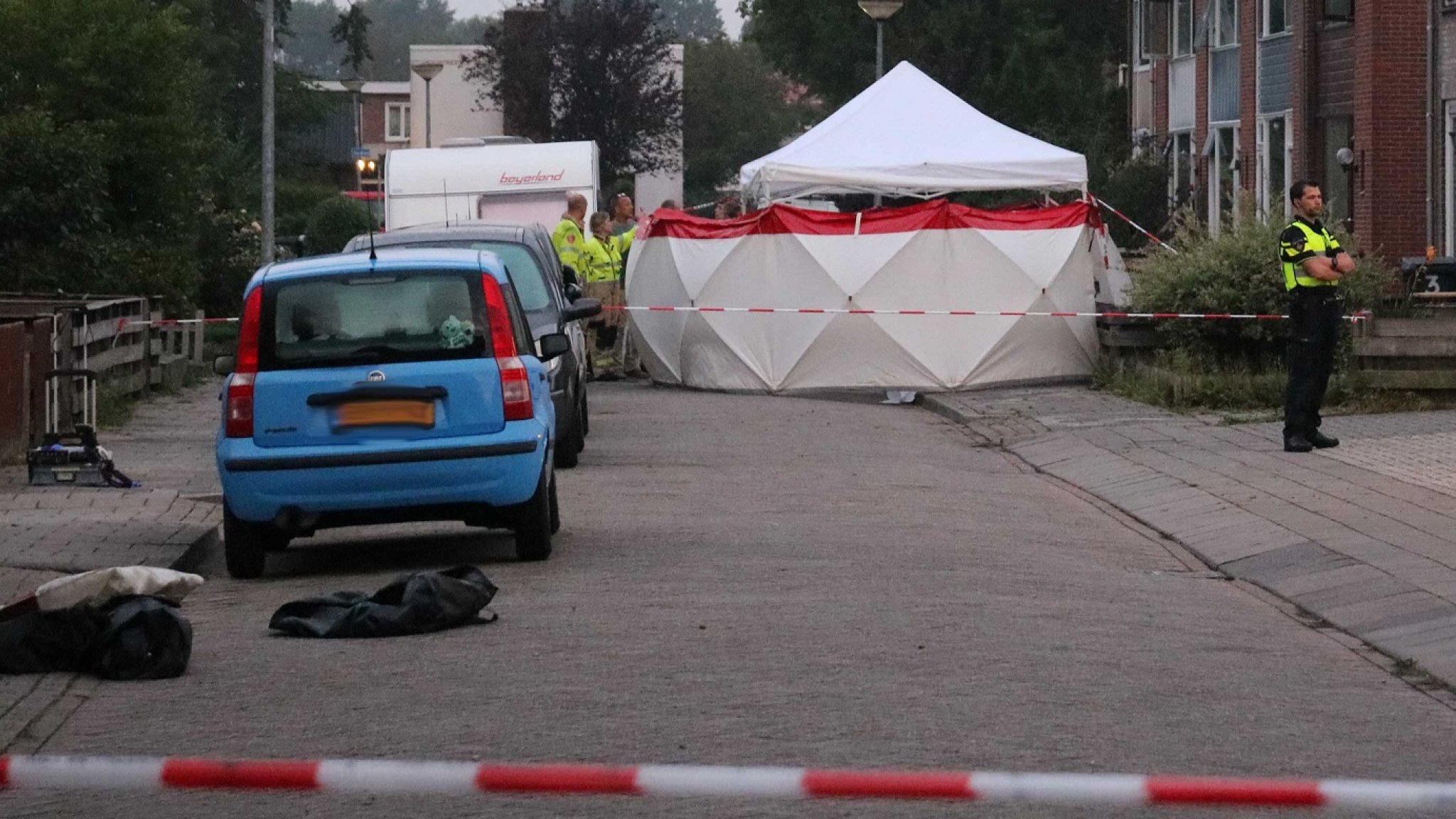 Man in Groningen gedood, politie spreekt van mogelijke steekpartij | RTL Nieuws