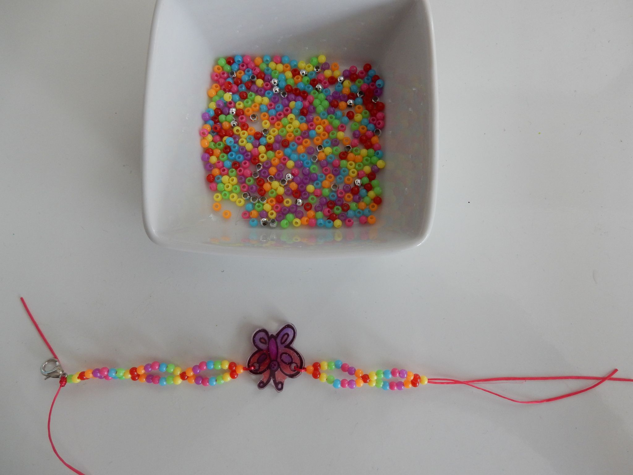 Totum sieraden setjes maken met krimp plastic » Crea met kids