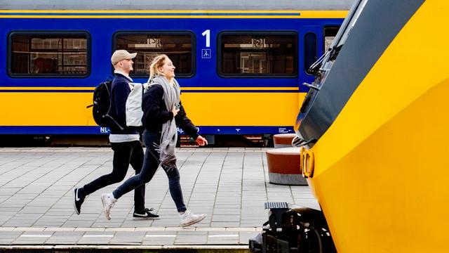 Grote ov-campagne moet reiziger weer de trein en bus in krijgen