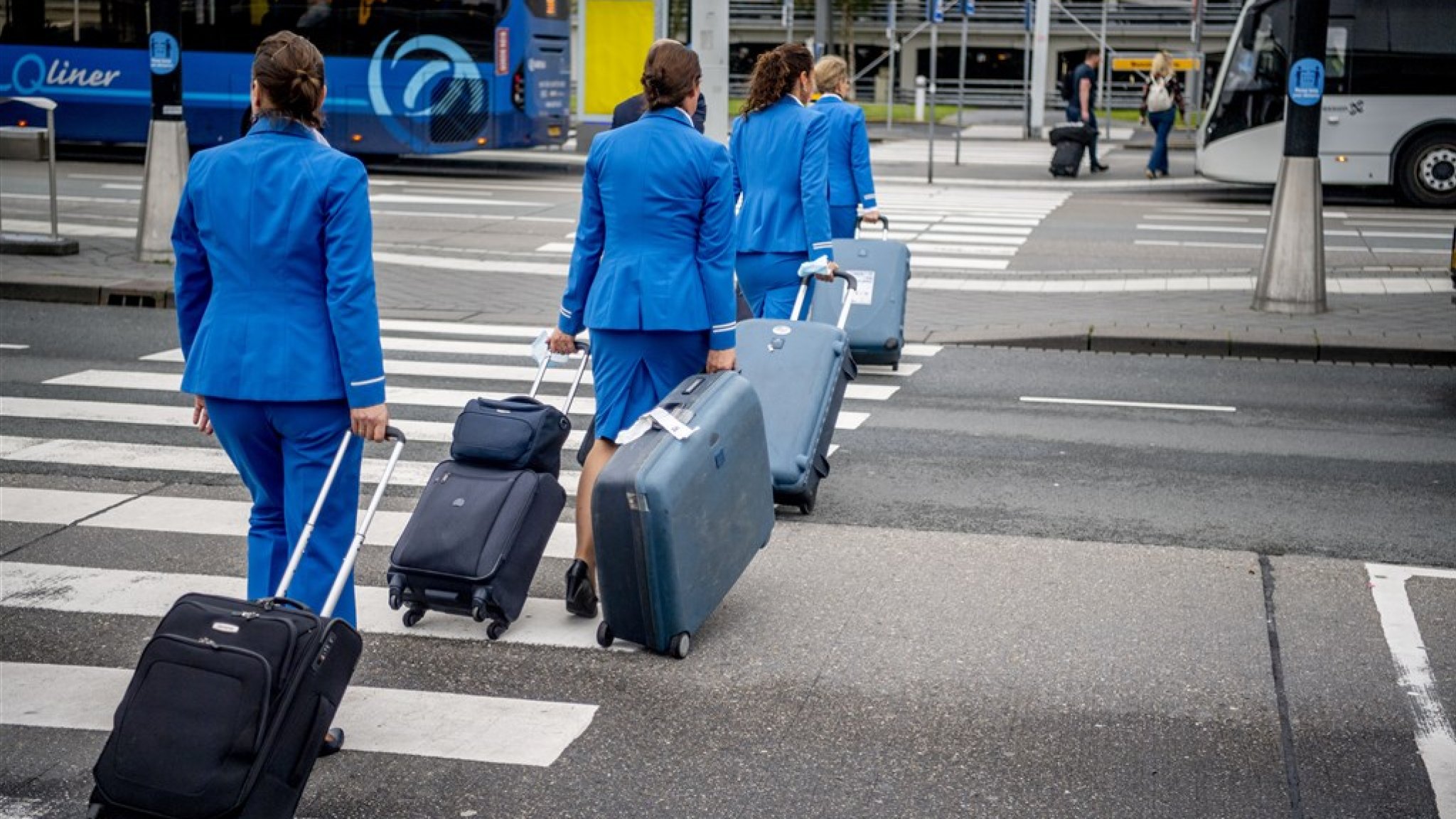 Greenpeace sleept staat voor de rechter om steun KLM | RTL Nieuws