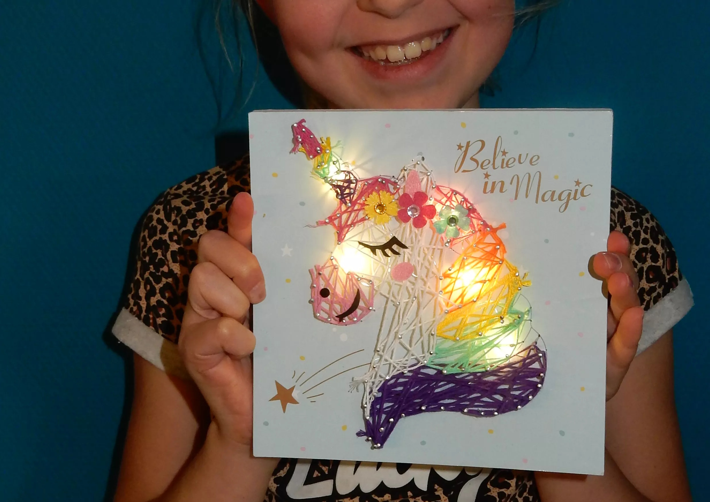 String-art Unicorn wandschilderij maken met led lichtjes » Crea met kids