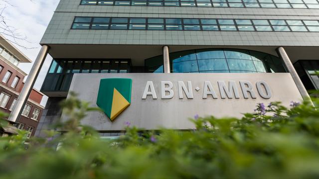 ABN AMRO schrapt in de komende jaren 15 procent van de banen