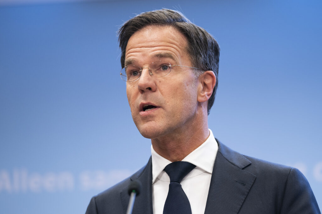 Rutte: Als de cijfers niet beter worden, komen er strengere maatregelen