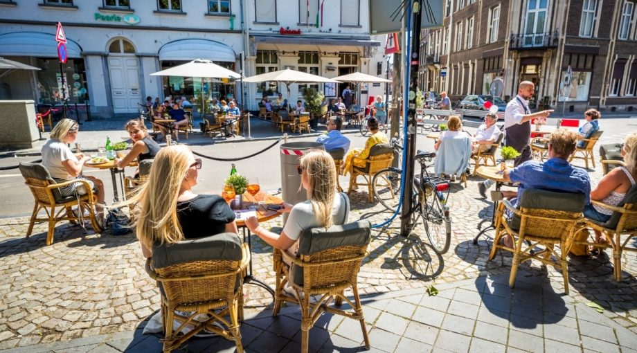 Waarom thuis vastzitten - en niet in cafés en bars kunnen rondhangen - put onze creativiteit uit | SDB