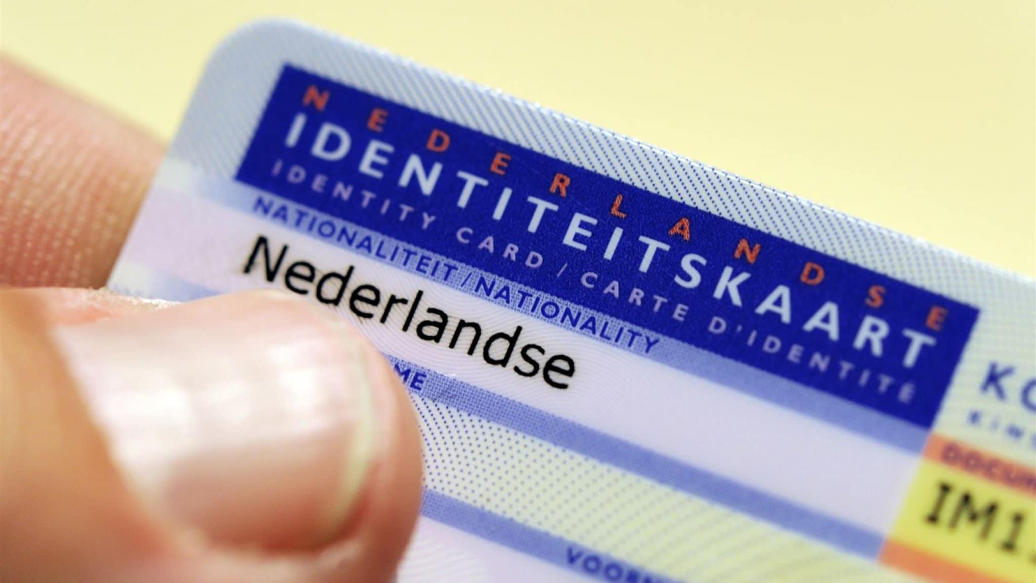 Nieuwe identiteitskaarten hebben chip met inlogfunctie DigiD | RTL Nieuws