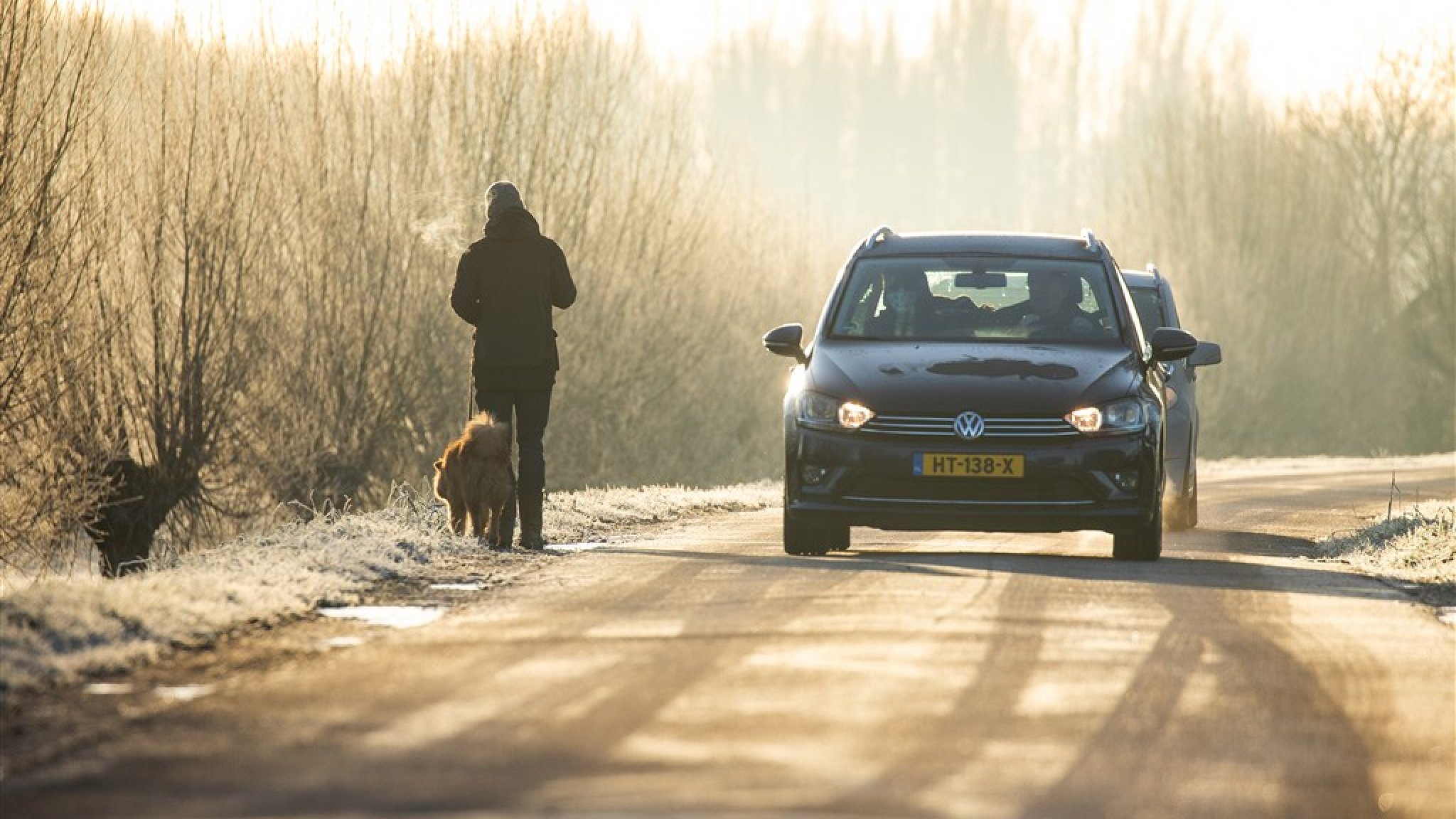 Code rood vanwege ijzel: het wordt morgenvroeg spek- en spekglad | RTL Nieuws