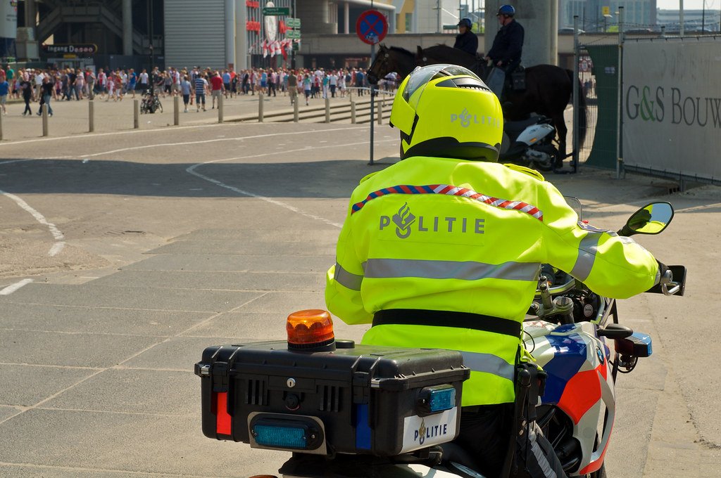 "Ik werk niet bij de politie om hard tegen mensen op te treden die normaal menselijk gedrag vertonen" - Nieuws.nl