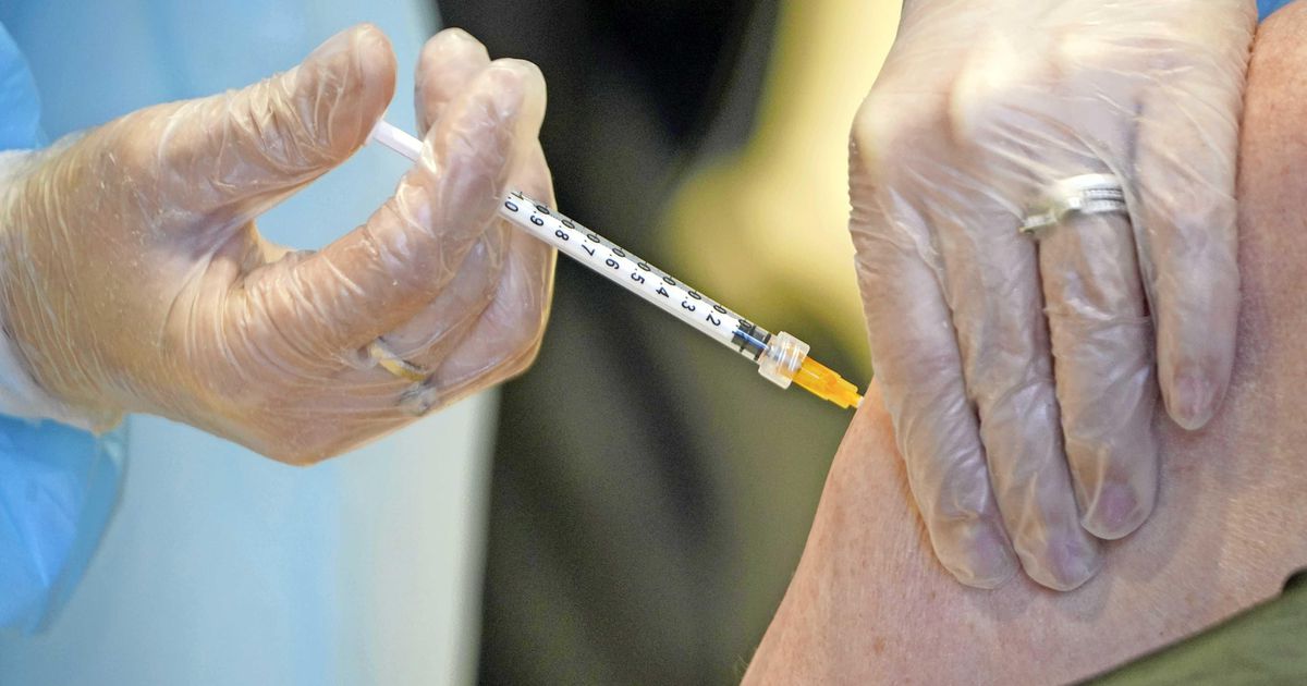 Denemarken en IJsland leggen vaccineren met AstraZeneca tijdelijk stil, Lareb ziet geen reden om te stoppen | Buitenland | Telegraaf.nl