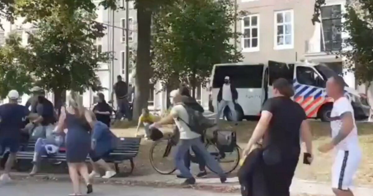 VVD manipuleert beelden van ‘geweld tegen de politie’ voor… | blckbx