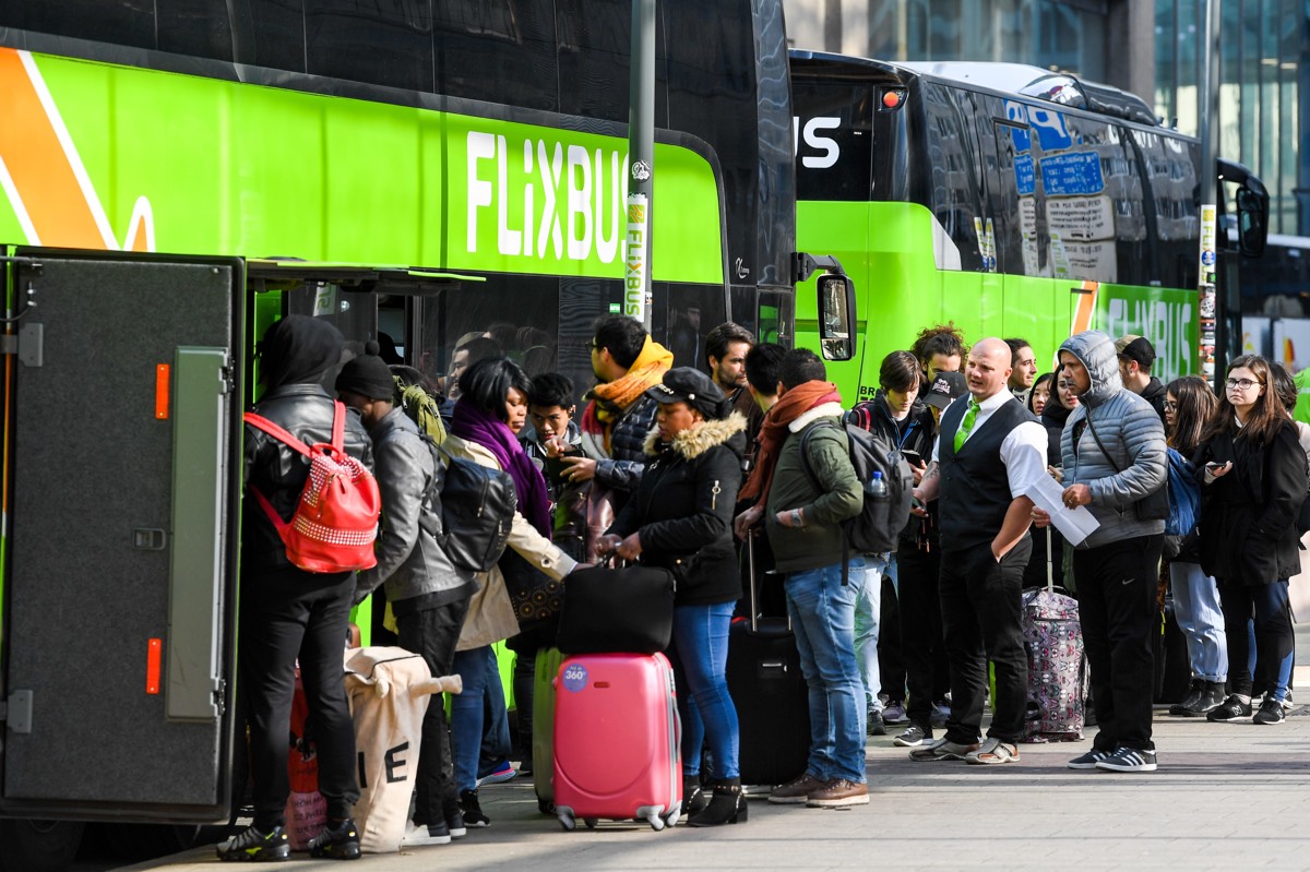 Flixbussen van Amsterdam naar Kyiv weer volgeboekt: 'Vol met vluchtelingen op vakantie' - NieuwRechts.nl
