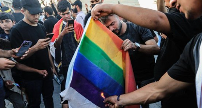 Hoera islam! Irak maakt homorelaties strafbaar | E.J. Bron