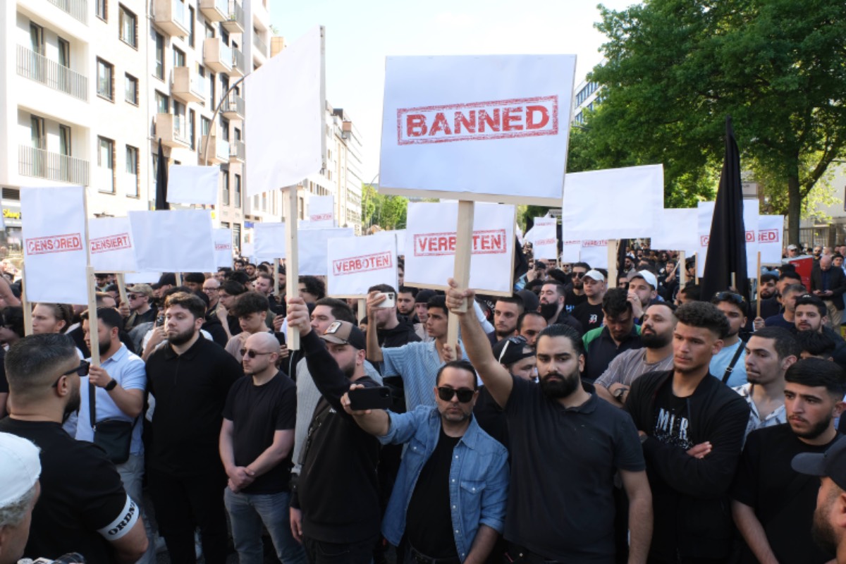 Sharia-mars in Hamburg: Duitse moslims pleiten voor islamitische staat - NieuwRechts.nl