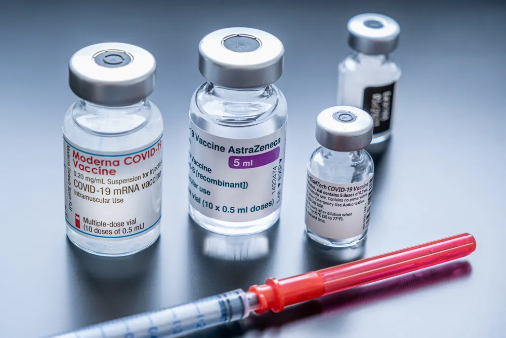 AstraZeneca trekt wereldwijd COVID-19-vaccin terug: FVD krijgt gelijk over dit gevaarlijke vaccin