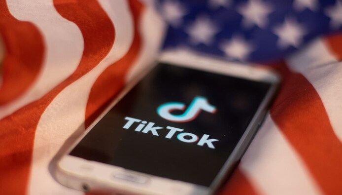 Het TikTok-tijdperk: Een Industriële En Politieke Geschiedenis INDIGNATIE AI & Politiek