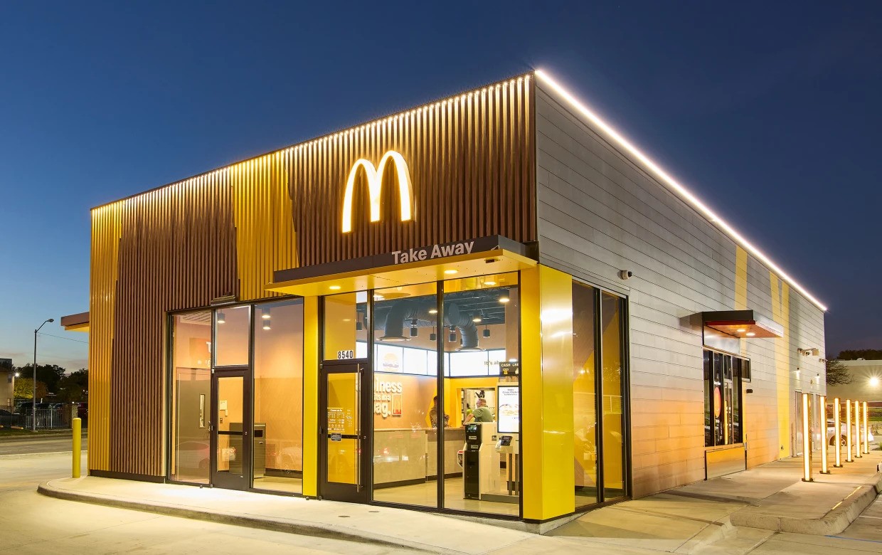 TikTokers Zijn Niet Dol Op De Nieuwe AI-aangedreven Drive-thru Van McDonald's INDIGNATIE AI & Politiek