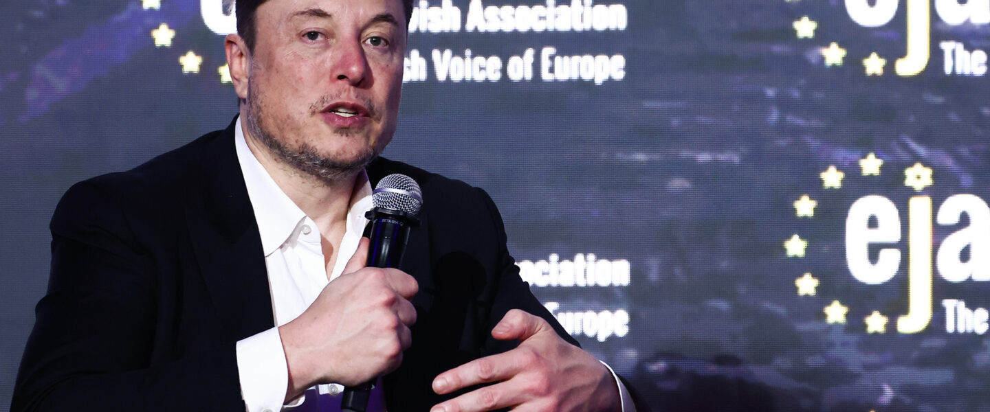 Elon Musk Hoopt De Journalistiek Te Doden INDIGNATIE AI & Politiek