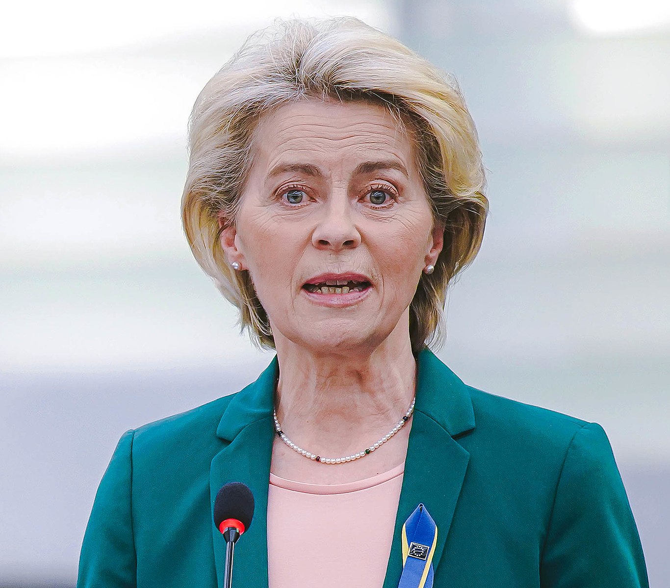 Mehrere vernichtende Tiraden gegen Von der Leyen: „Du gehörst ins Gefängnis!“ – »Schande für jede Demokratie«! »Du hast Menschen getötet«! Videos – uncut-news.ch